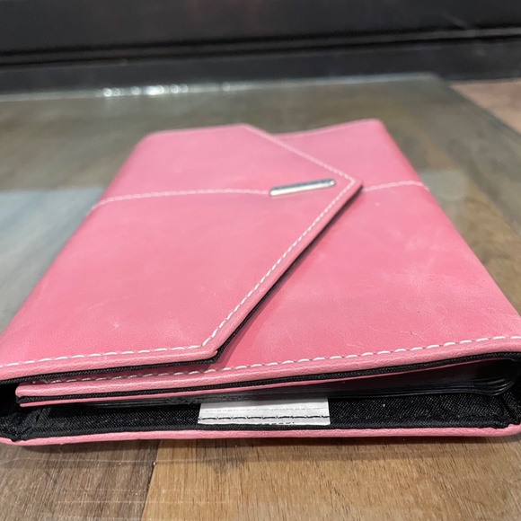 Excellent Condition Leather Business Card Storage Case - Picture 3 of 13